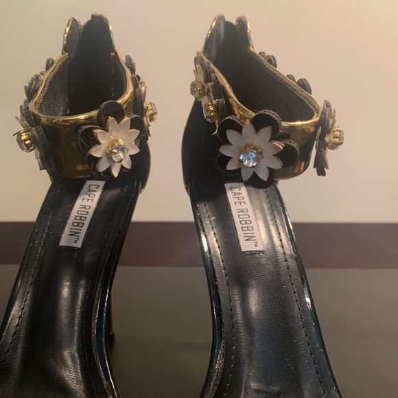 Cape Robbin Gold and Black Floral Heels - Picture 6 of 12